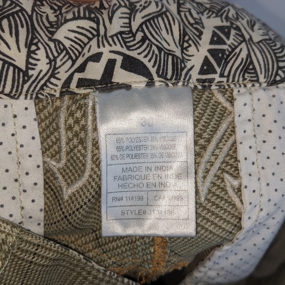 Men's QUICKSILVER Plaid Shorts - Picture 10 of 10